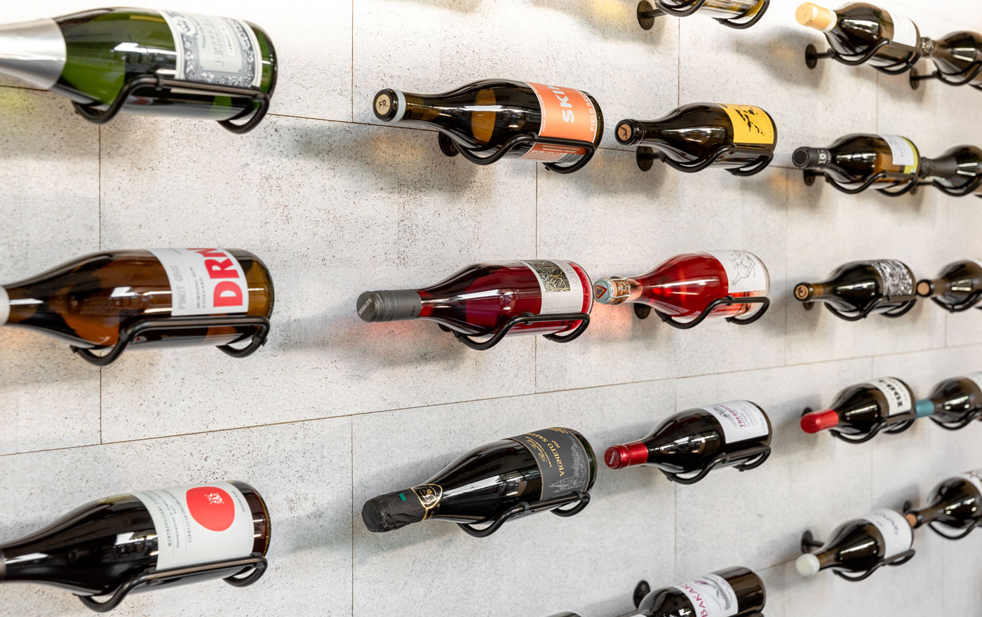 sauvage-wine-wall